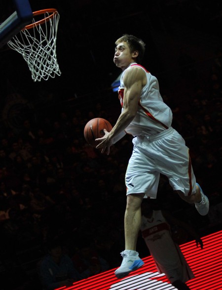 并非只靠速 并非只靠速